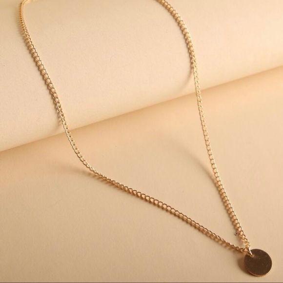 Unbranded Jewelry - 3/$30 💛 Disc Necklace